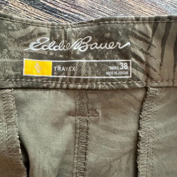 Eddie Bauer Travex Shorts Olive Green Leaf Pattern Size 38 - Picture 3 of 3